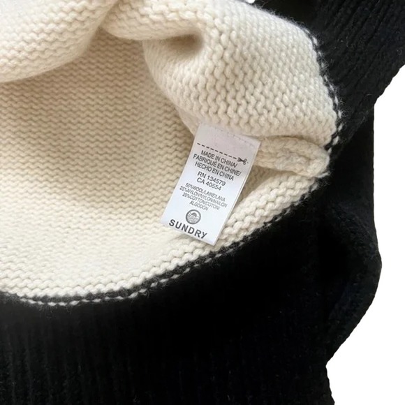 Sundry Loose Fitting White & Black Heart on Elbow Knit Sweater Sz 1 (S) NWT $195 - Picture 8 of 9
